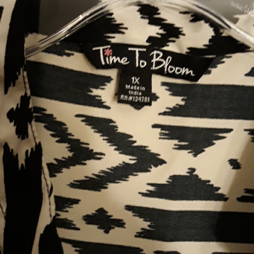 Time To Bloom button down blouse - Picture 2 of 5